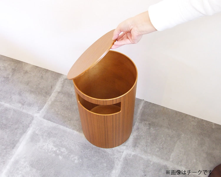 Small Table &amp; Dust Box Walnut