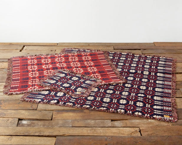 OVERSHOT RUG Navy/Red Overshot Rug