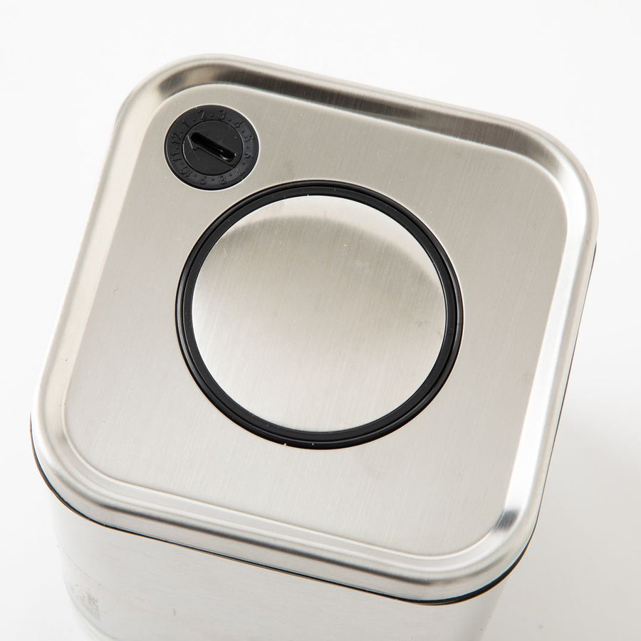CUBE JAR WITH PRESS LID S