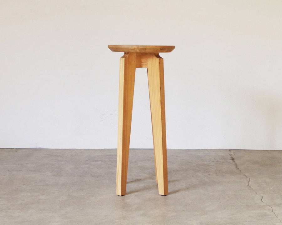 JS SIDE ROUND TABLE