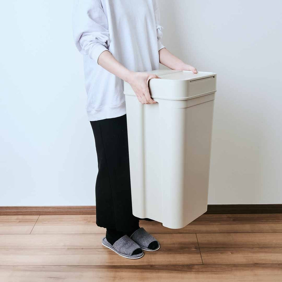 Seals 45 Airtight Dustbin, Beige