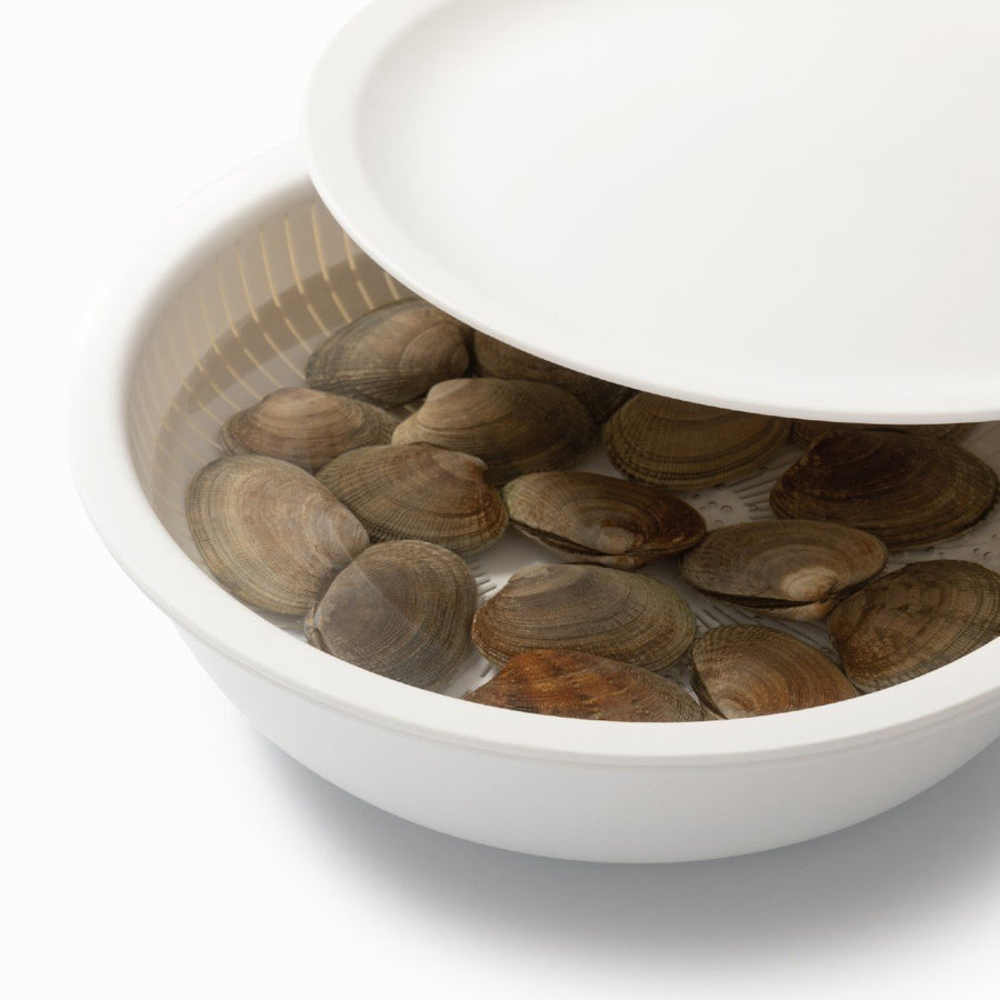 Set of Colander, Shallow Bowl, and Plate (Gray) that can also be used to wash rice