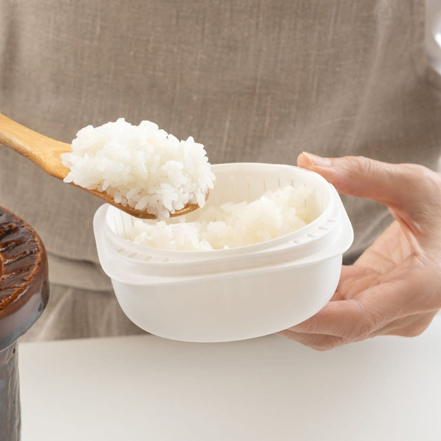 蒸気であたためる冷凍ごはん容器