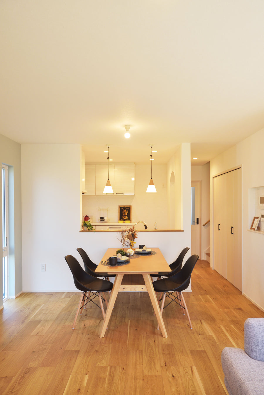 ルイス チェア ブラック