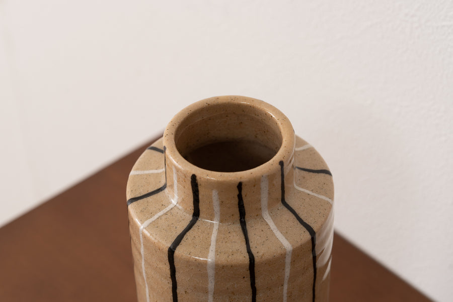 フラワーベース ベージュ