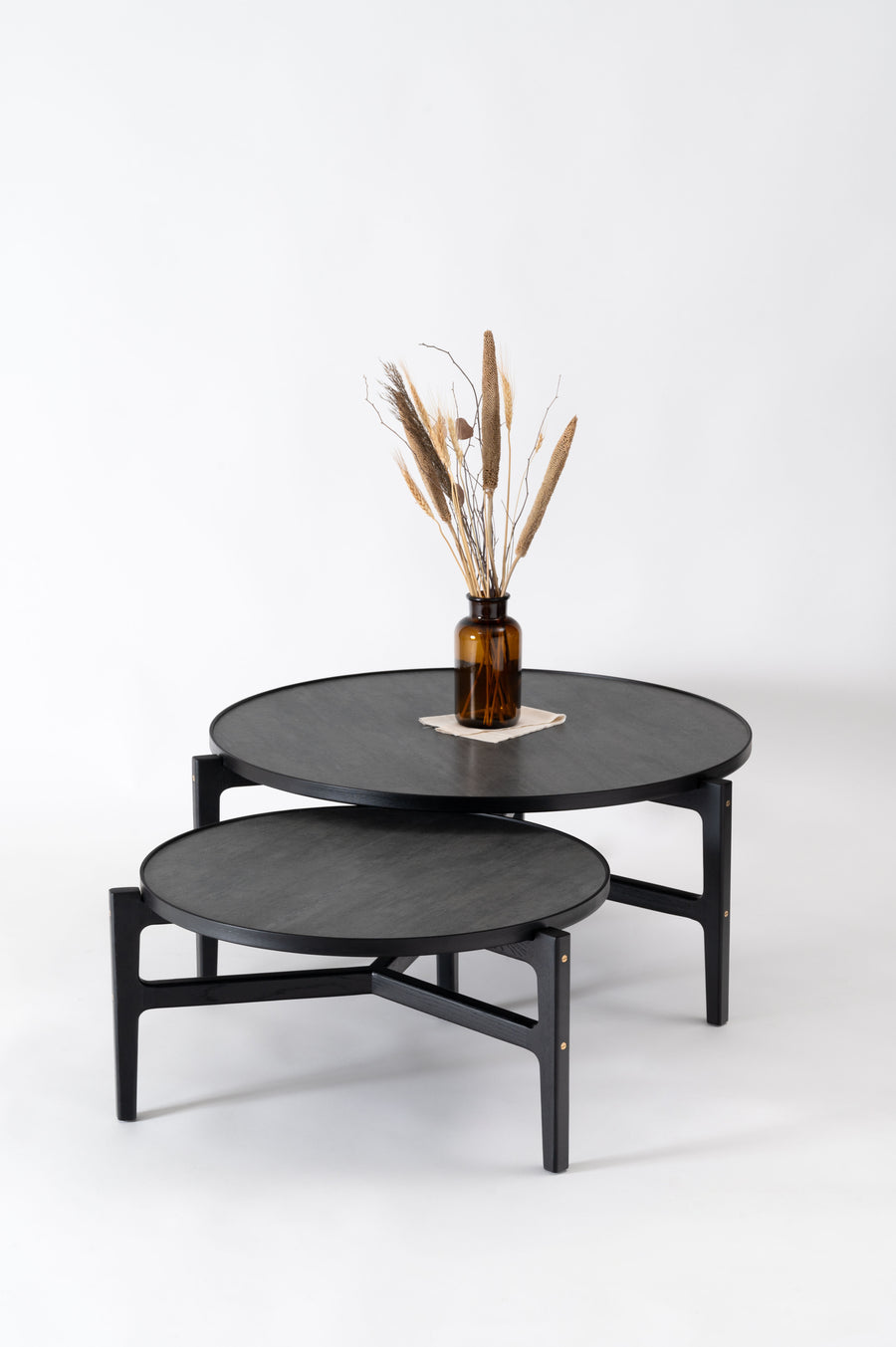 Crocus Round Table Black