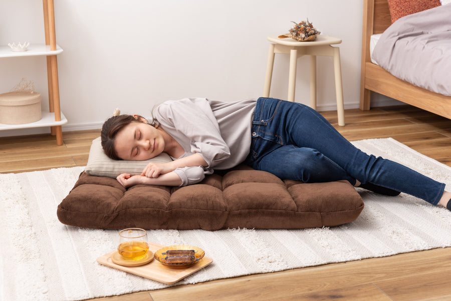 Fluffy wide recliner, brown