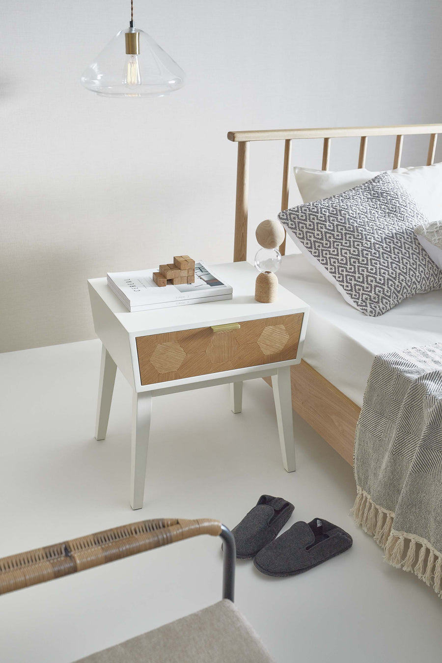 ナイトテーブル ホワイト