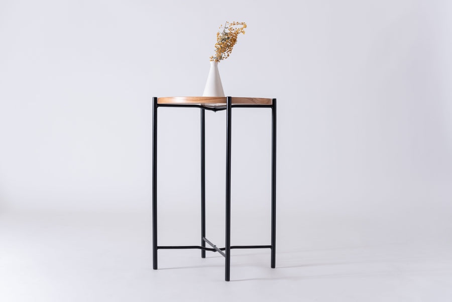 Side table with basket, natural