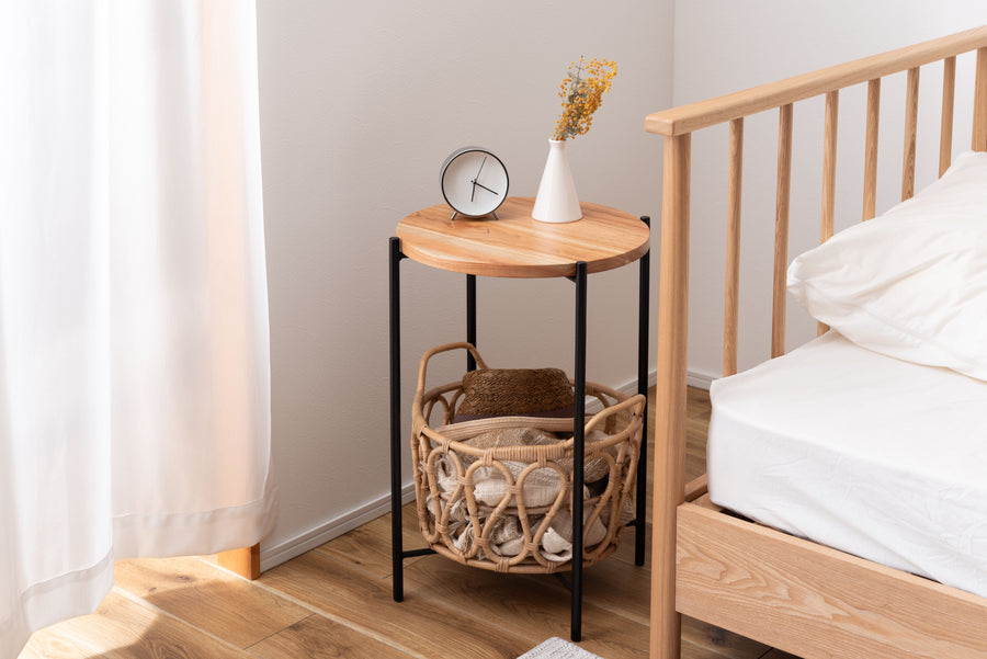 Side table with basket, natural