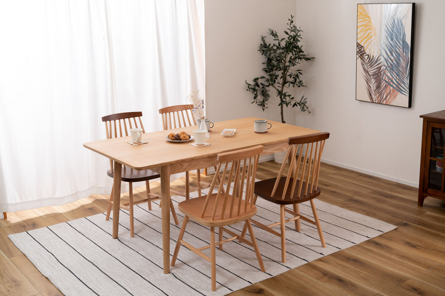 Extension dining table, natural