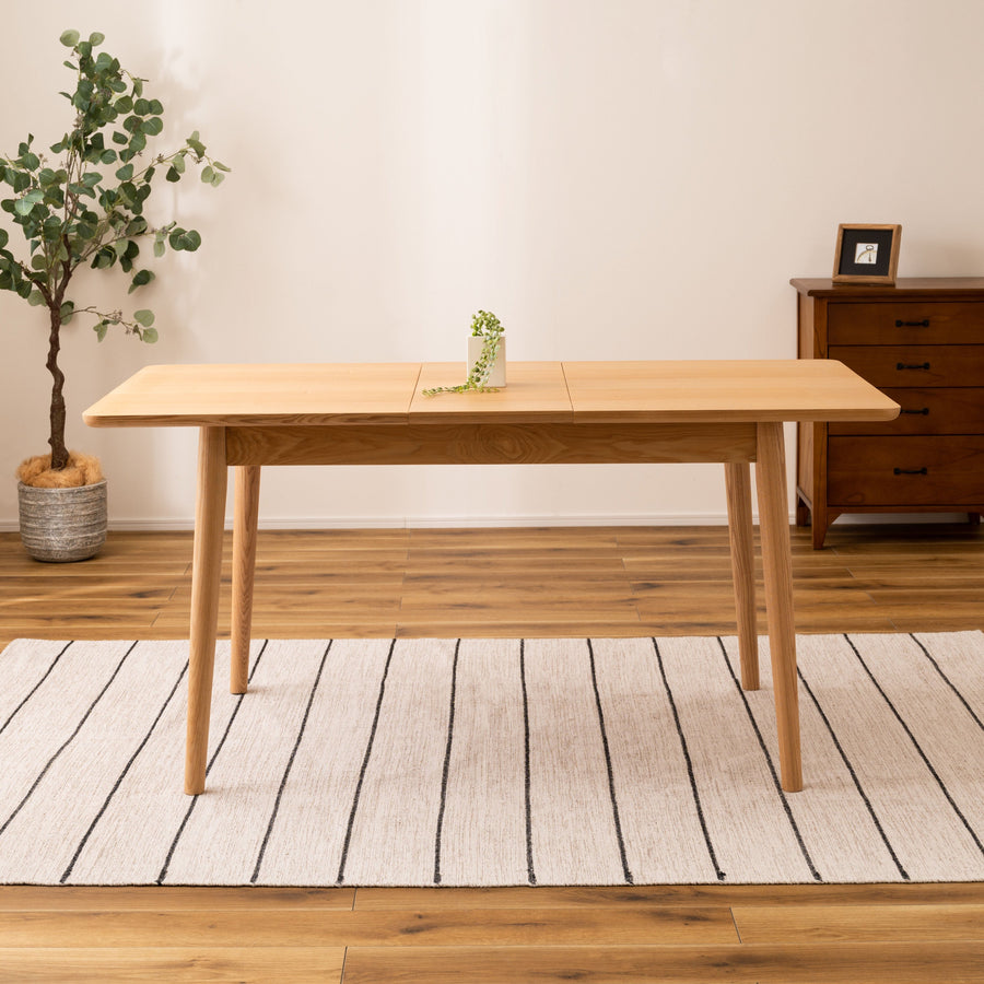 Extension dining table, natural