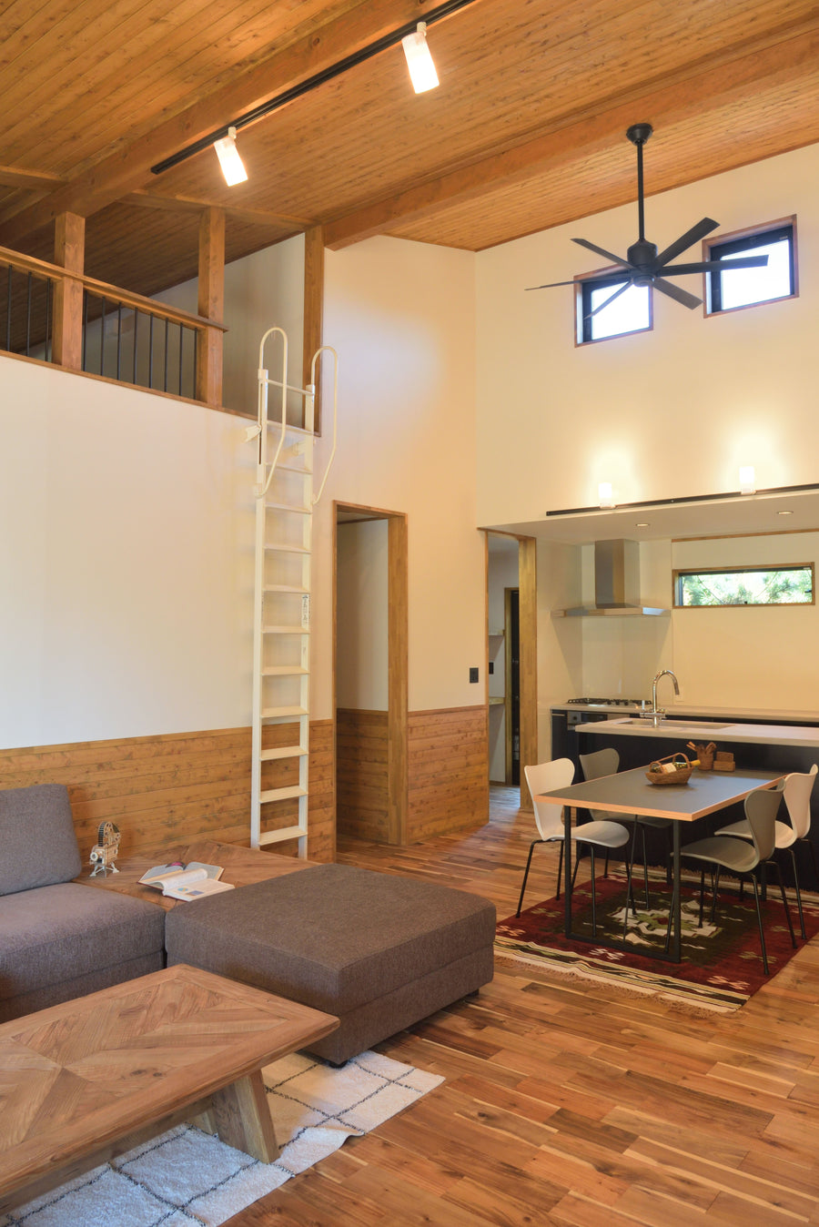 イーズ オットマン ブラウン