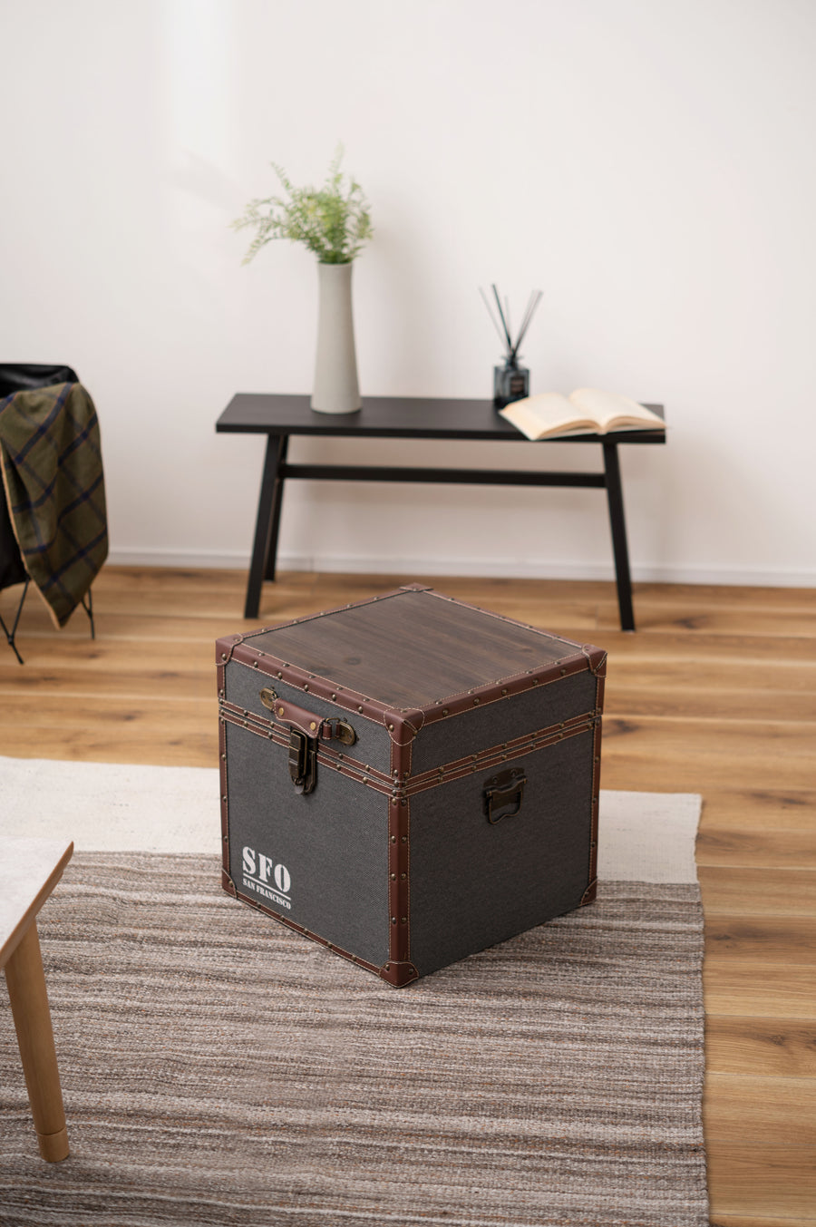 Trunk Table Navy