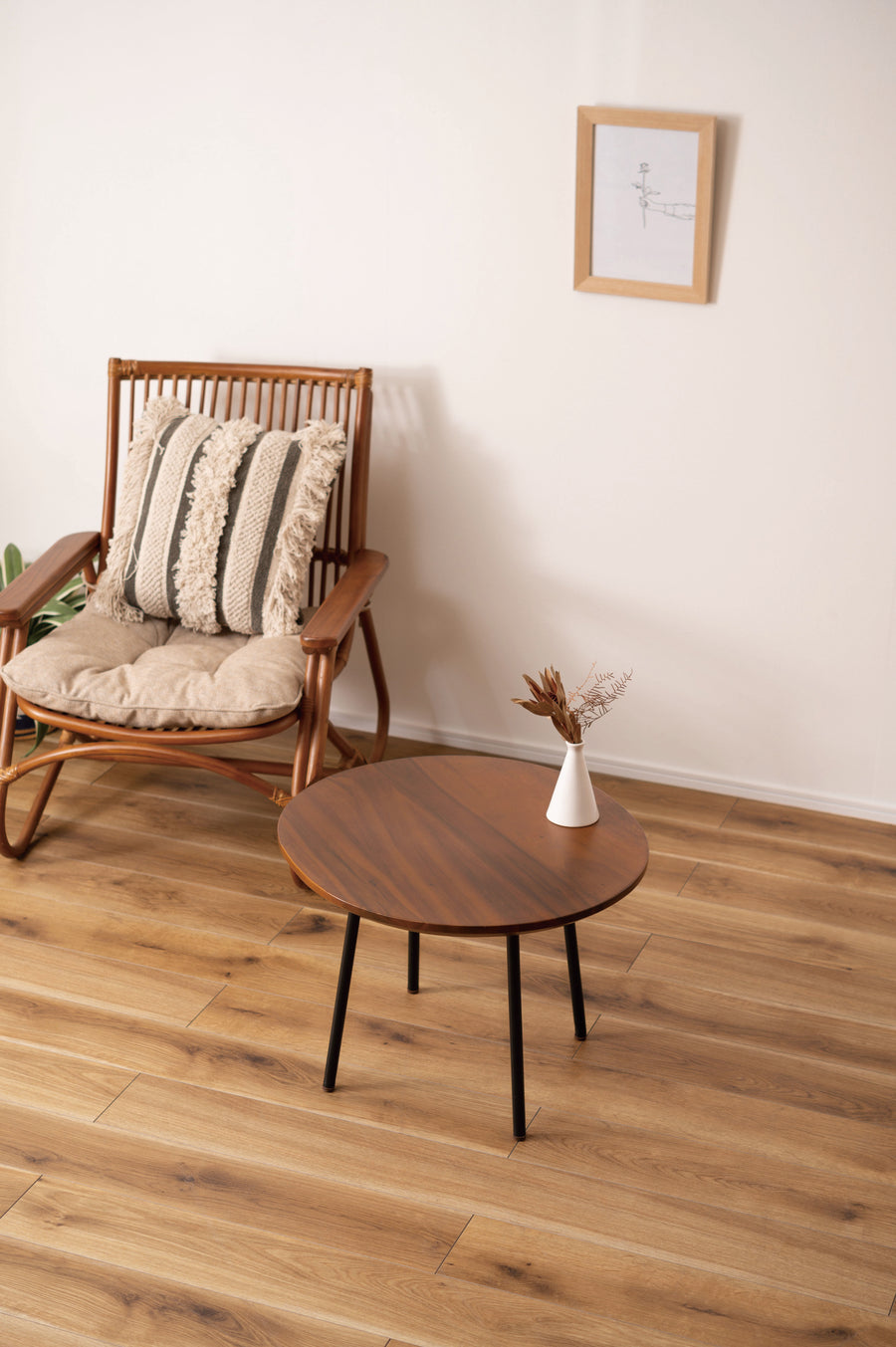 Round table brown