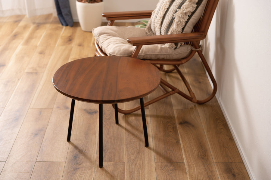 Round table brown
