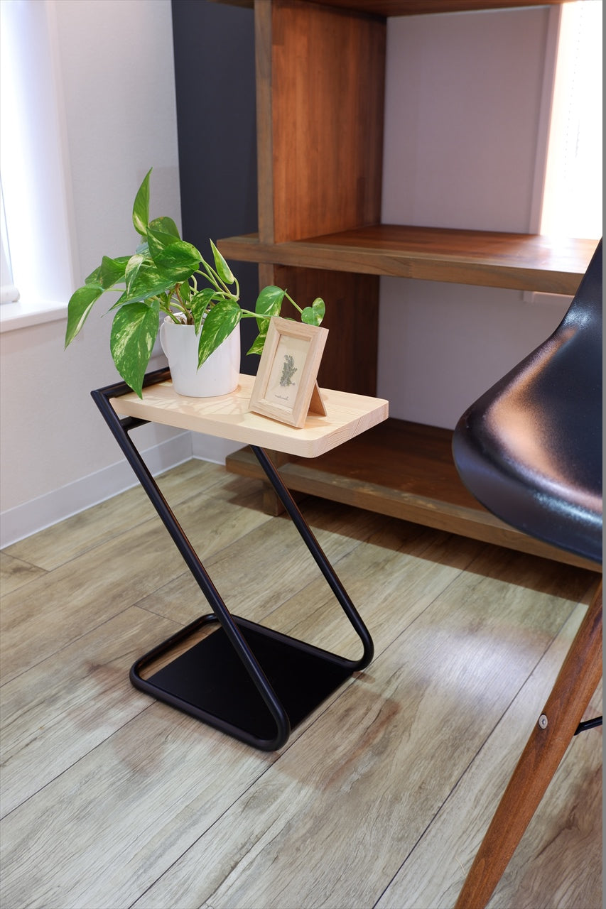 Iron Leg Side Table Low Black