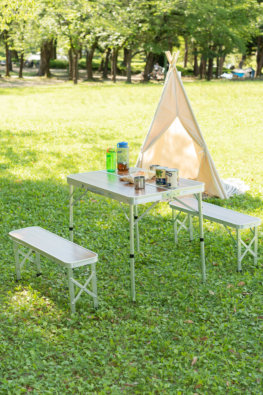 Folding table and bench set, brown