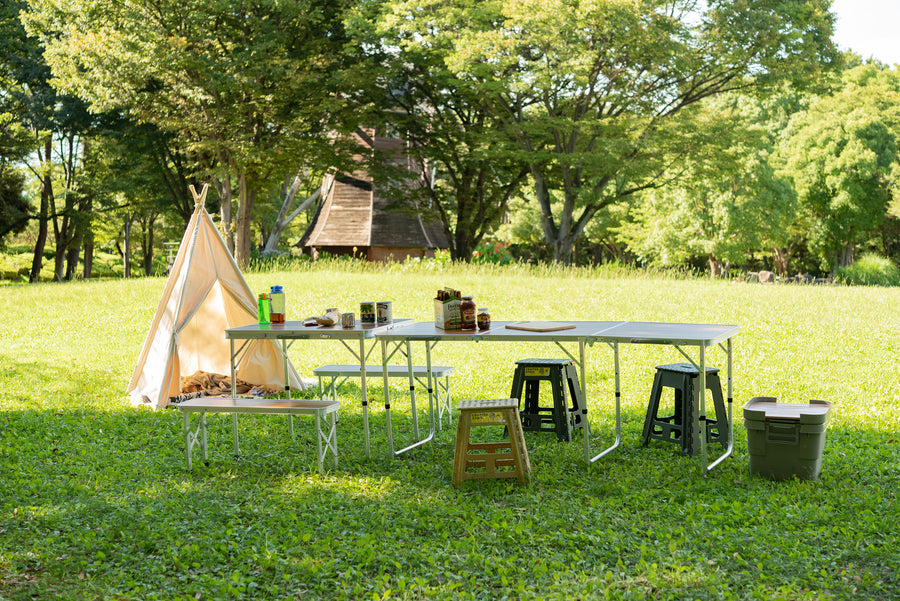 Folding table and bench set, brown