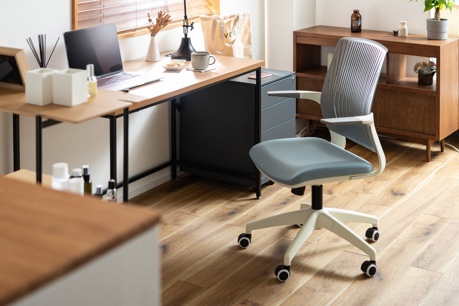 Cleco office chair, blue x white