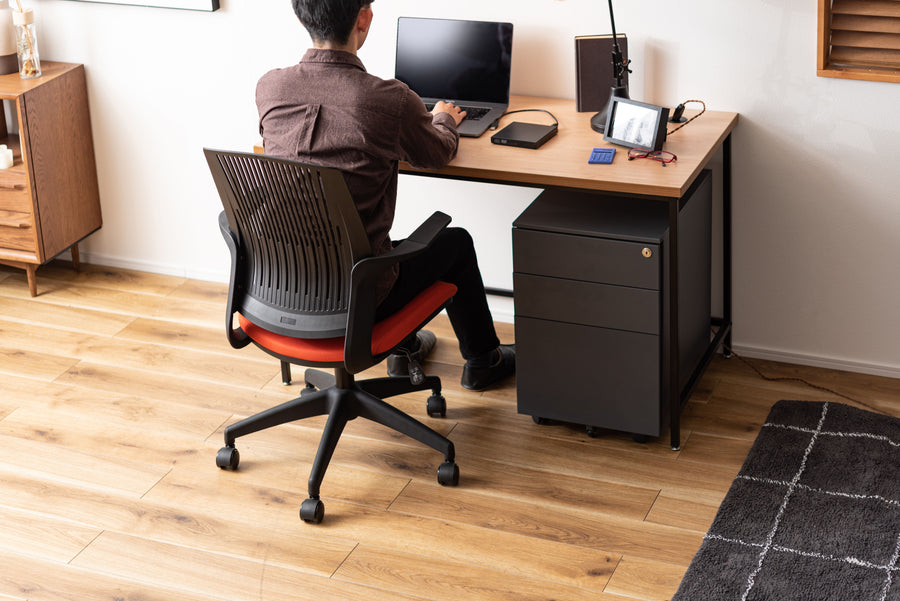 Cleco office chair orange x black