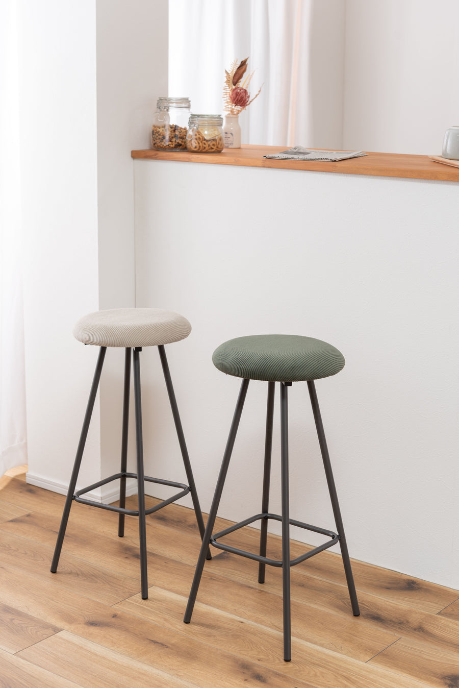 High stool, light grey