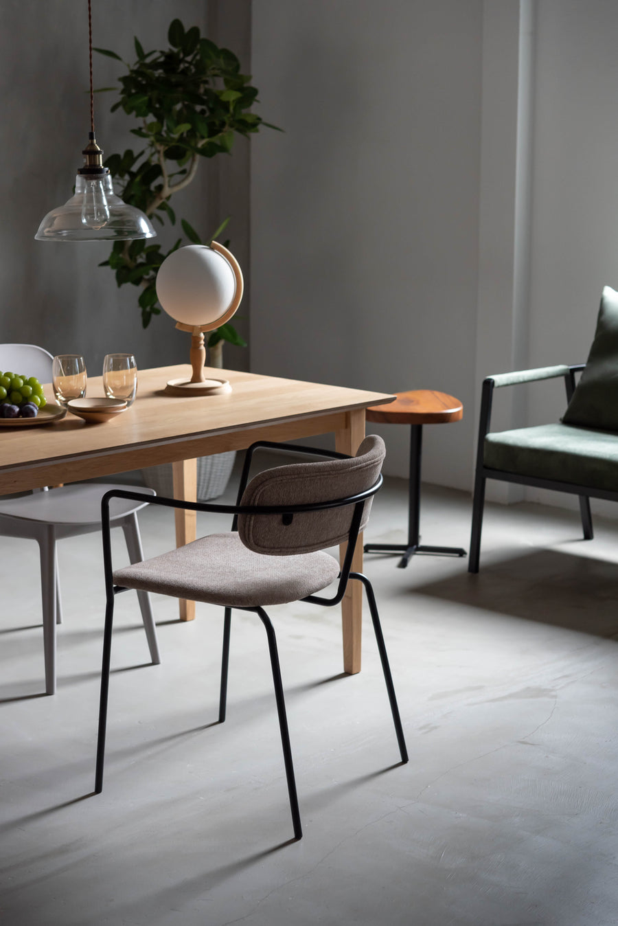 アームチェア ベージュ