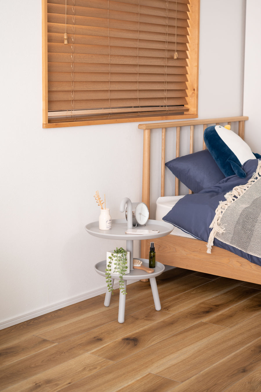 クッカ サイドテーブル グレー