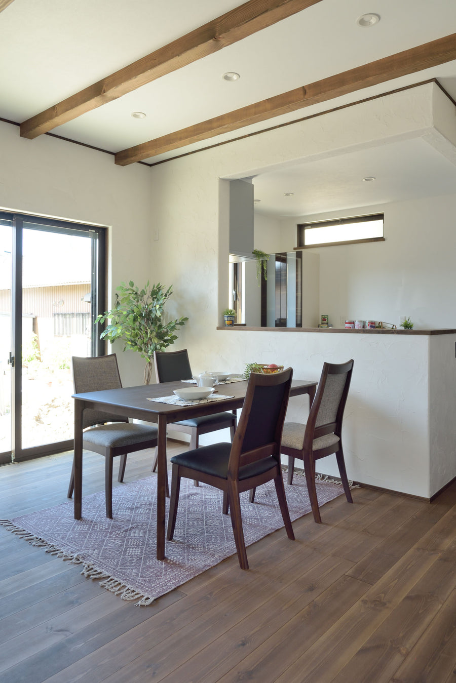 ルーシー ダイニングチェア ブラック