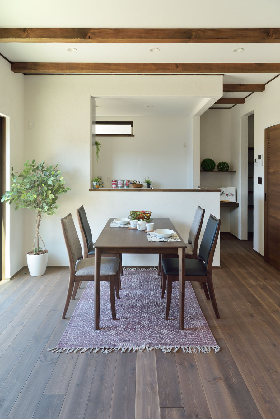 ルーシー ダイニングチェア ブラック