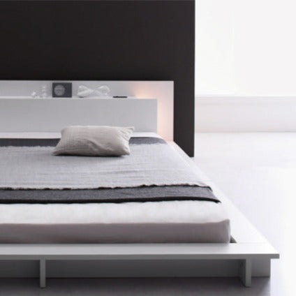 Modern light and low bed with power outlet [S]