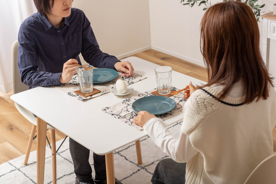 Square table white