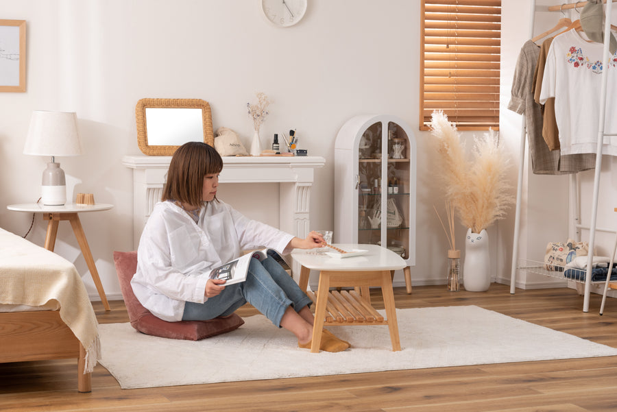 White folding table with shelf