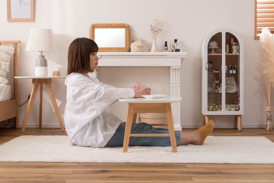 White folding table with shelf