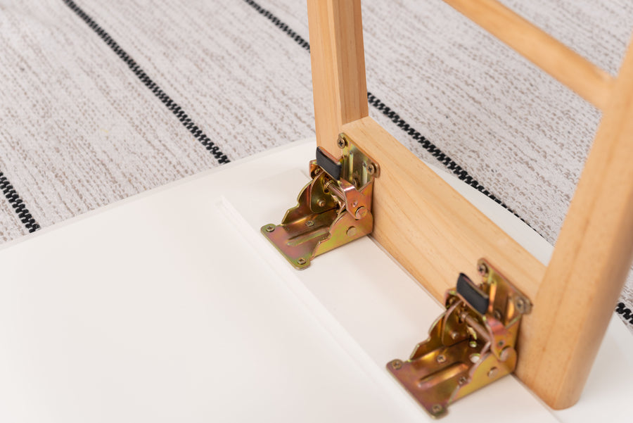 White folding table with shelf