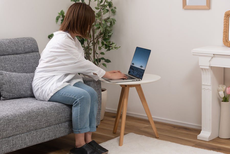 Round side table, white