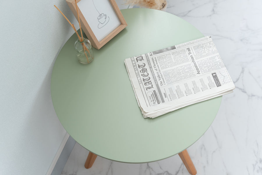 Round side table green