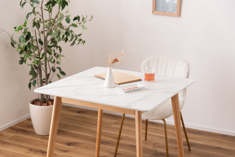 Square table white