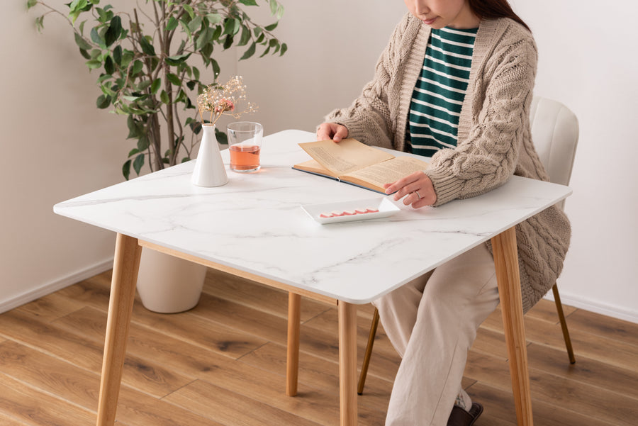 Square table white