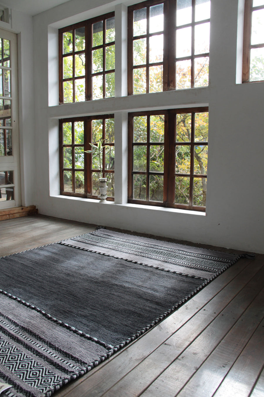 シャニール ラグ ネイビー