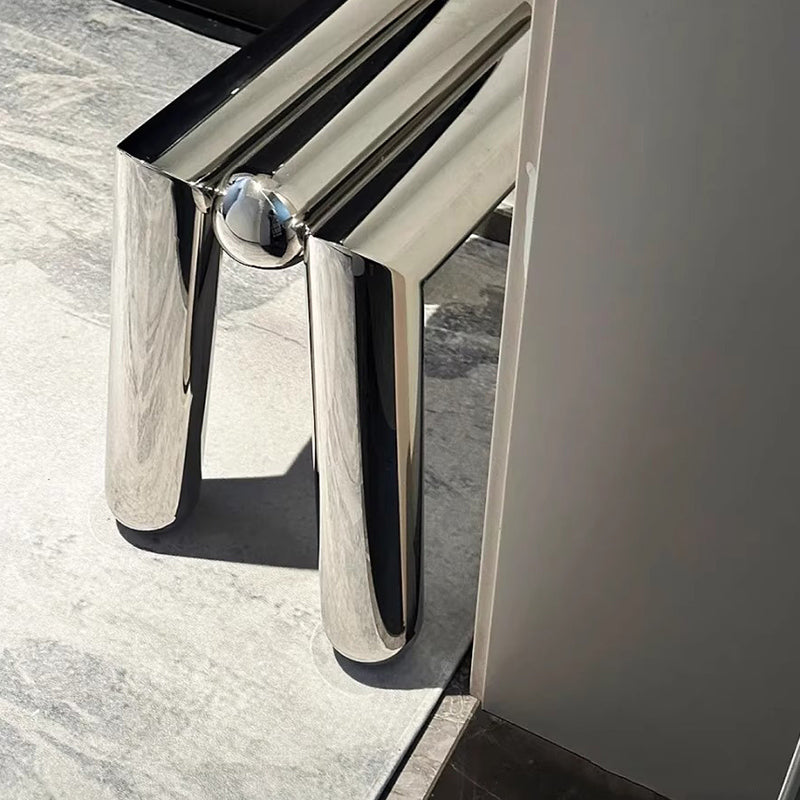 Balloon-like silver stool