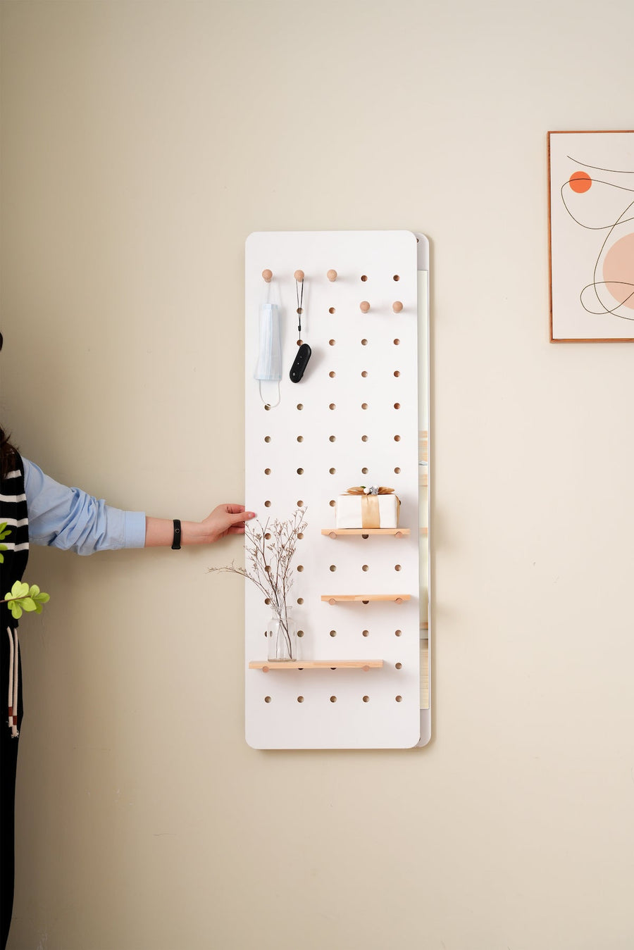 Multifunctional wall storage with long mirror
