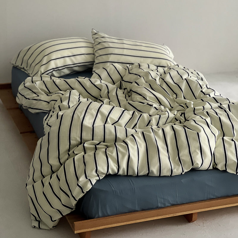 Cream x Navy Chic Thin Stripe Duvet Cover Set