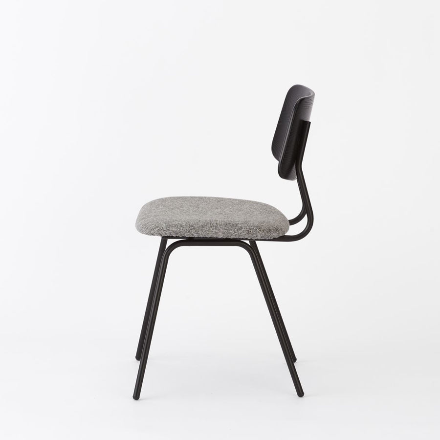 KUUM Chair shikaku Black Steel Frame Cushion Black Back クーム チェア シカク