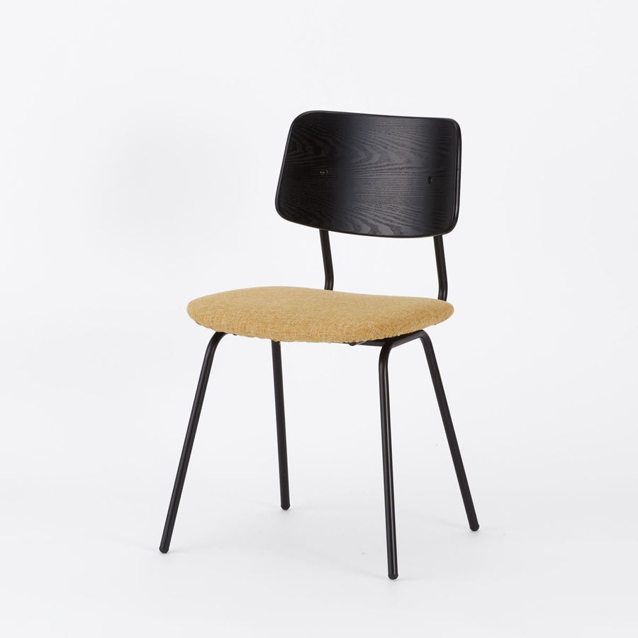 KUUM Chair shikaku Black Steel Frame Cushion Black Back クーム チェア シカク
