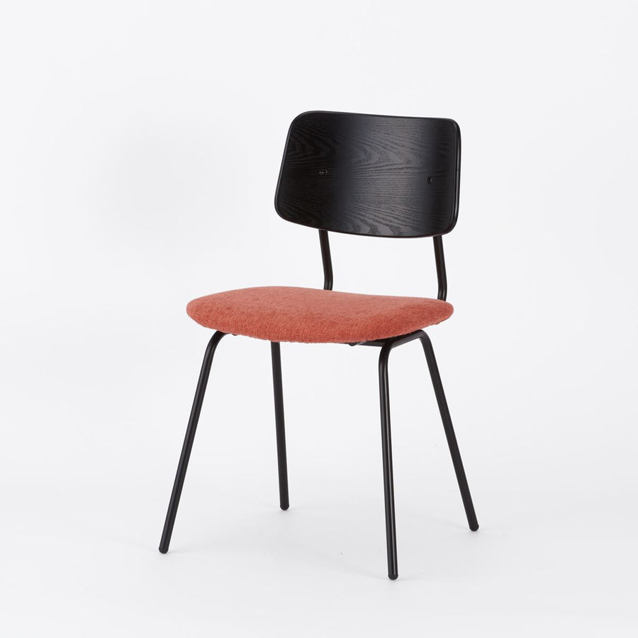 KUUM Chair shikaku Black Steel Frame Cushion Black Back クーム チェア シカク