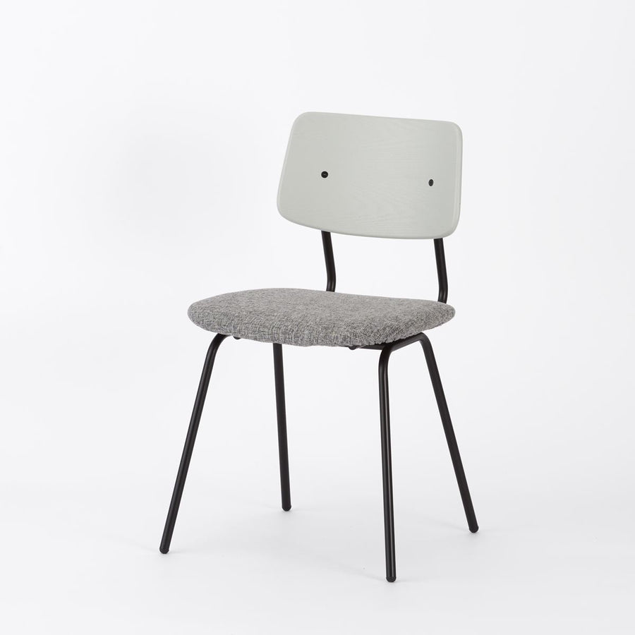 KUUM Chair shikaku Black Steel Frame Cushion Gray White Back クーム チェア シカク