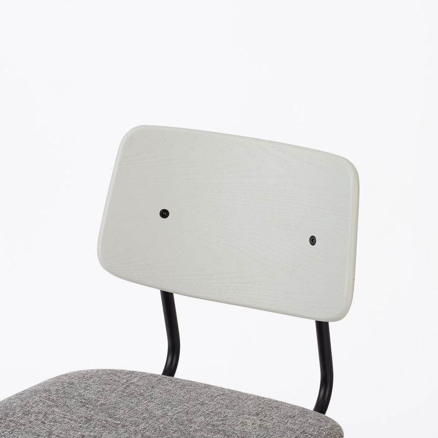 KUUM Chair shikaku Black Steel Frame Cushion Gray White Back クーム チェア シカク