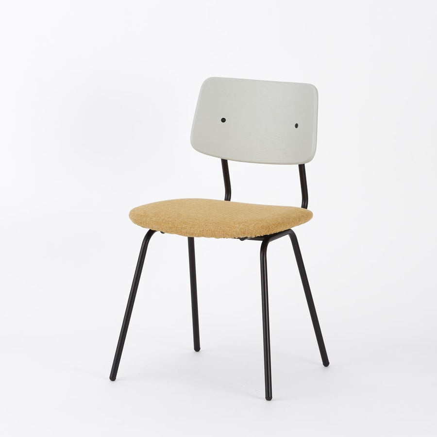 KUUM Chair shikaku Black Steel Frame Cushion Gray White Back クーム チェア シカク
