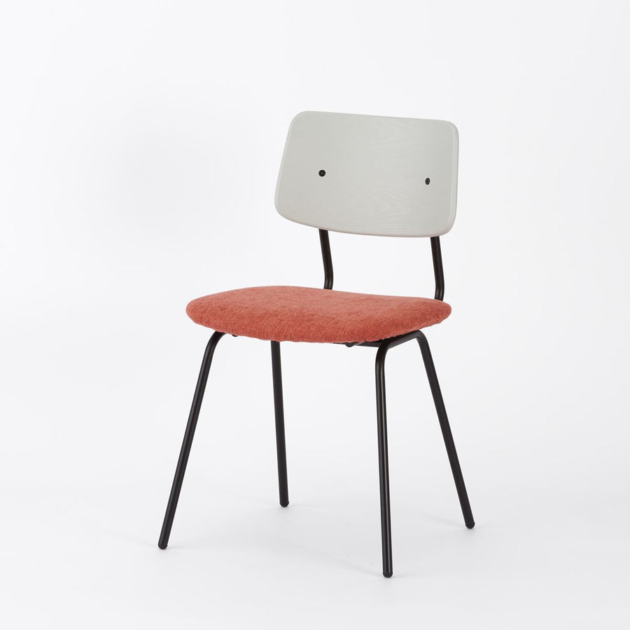 KUUM Chair shikaku Black Steel Frame Cushion Gray White Back クーム チェア シカク